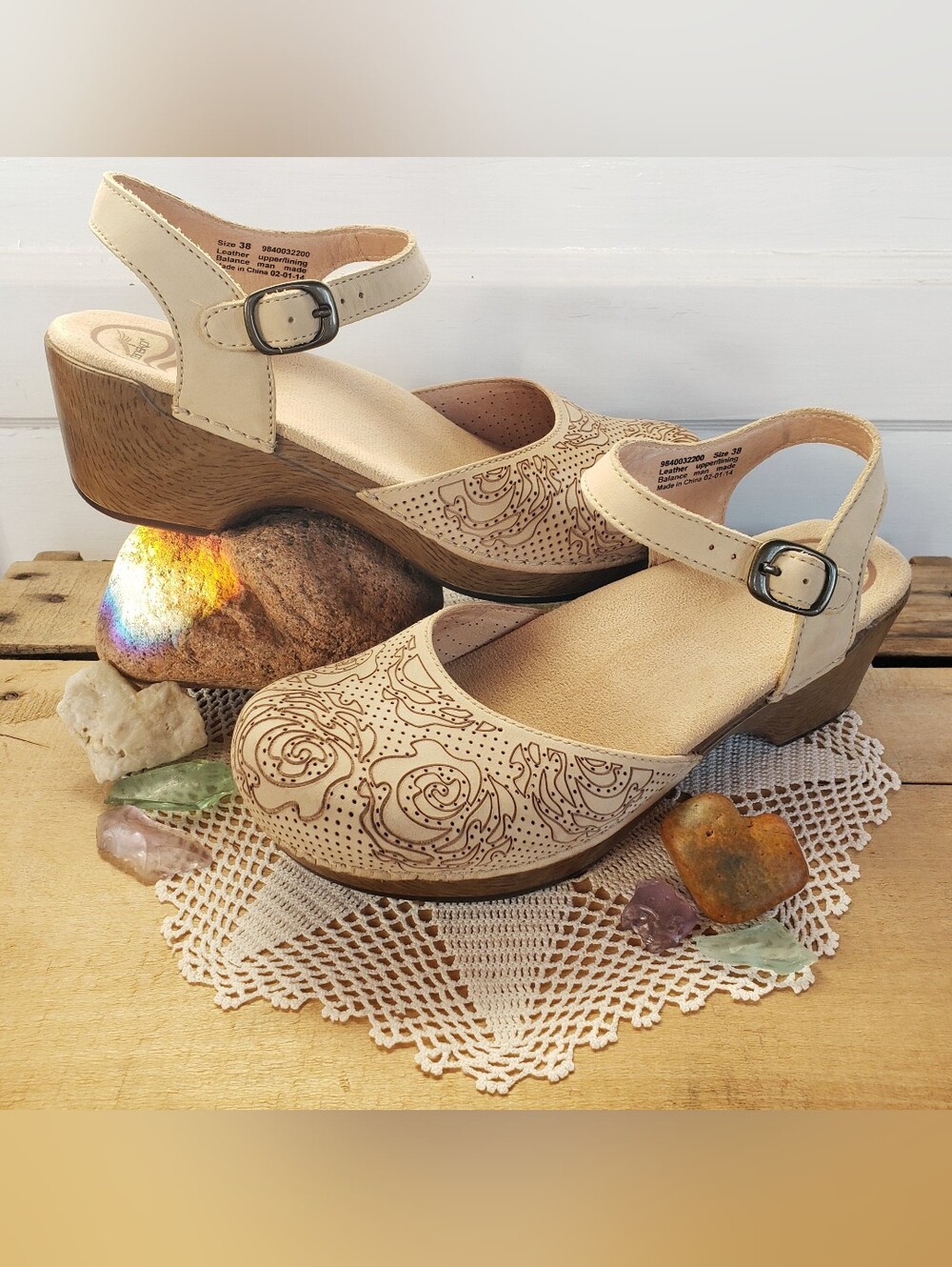 Cream Dansko Sam MaryJane Clog Sandals Floral Embossed Perforated Cottage Boho ♡